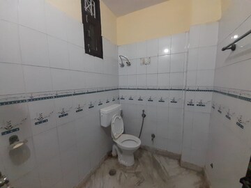 Bathroom in 2 BHK Villa at Sector 48 – for Rent