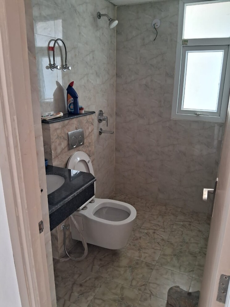Bathroom, wave-dream-homes 2 Bedroom 808 Sq.Ft. Apartment In Wave City Ghaziabad 8938051