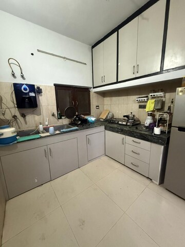 Master Bedroom in 2 BHK Villa at Sector 40 – for Rent
