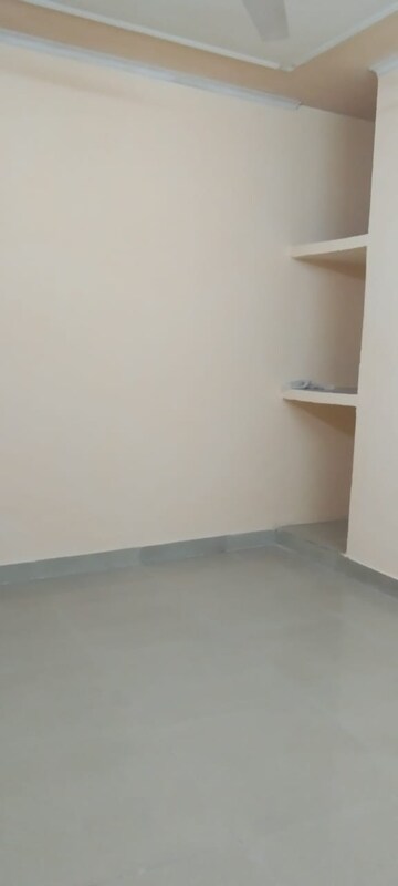 Room in 1 BHK Builder Floor at Kishangarh – for Rent