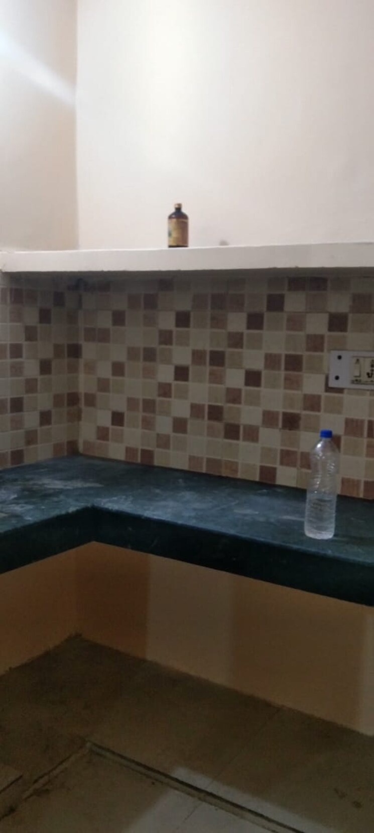 Bathroom, kishangarh 1 Bedroom 500 Sq.Ft. Builder Floor In Kishangarh Delhi 8938087