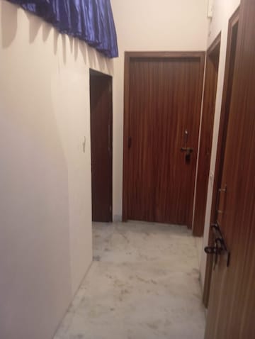 Room in 2 BHK Builder Floor at Sector 14 – for Rent