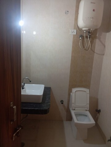Bathroom in 2 BHK Builder Floor at Sector 14 – for Rent
