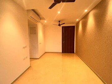 Room in 1 BHK Apartment at Hiranandani Highland, Powai – for Rent