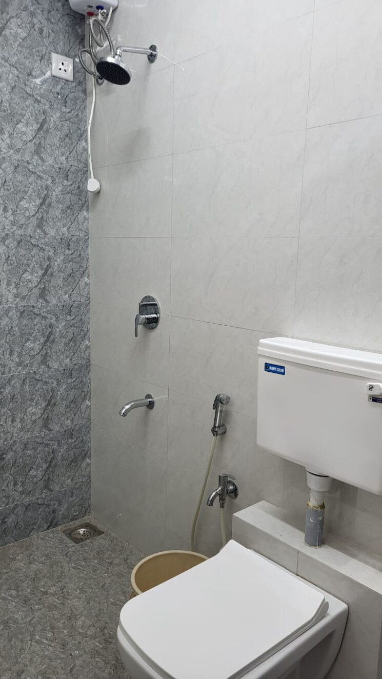 Bathroom, dadar west 1 Bedroom 460 Sq.Ft. Apartment In Dadar West Mumbai 8938097