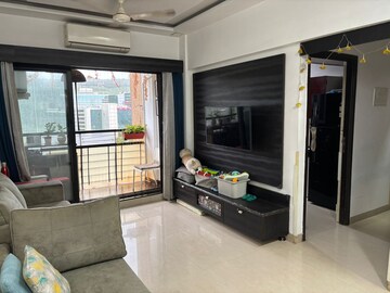 1 BHK Apartment For Rent in K Raheja Heights, Malad East