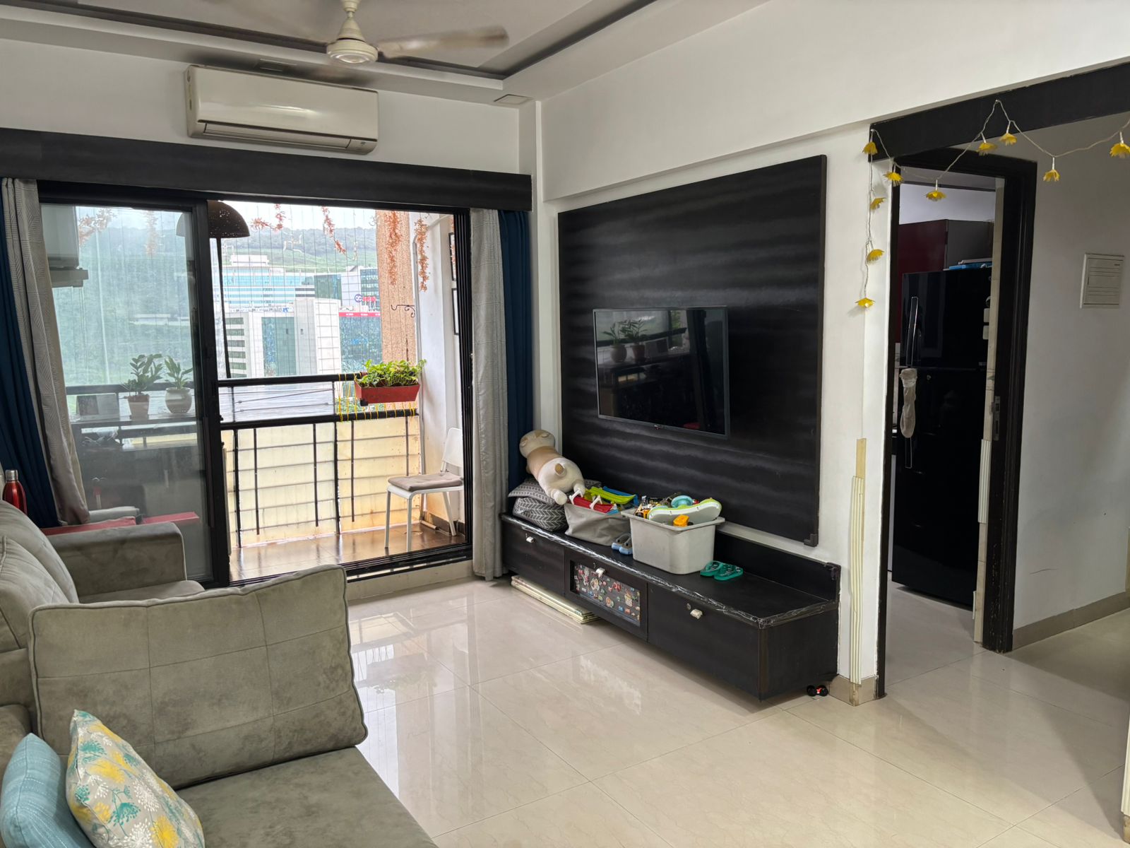 1 BHK Apartment For Rent in K Raheja Heights