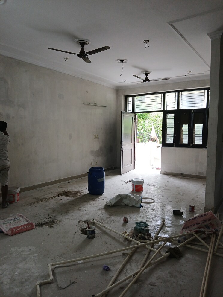 Balcony, rwa-apartments-sector-122 2.5 Bedroom 162 Sq.Mt. Villa In Sector 122 Noida 8938121