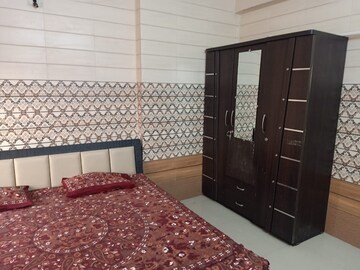 Bedroom in 3 BHK Apartment at Makarba – for Rent