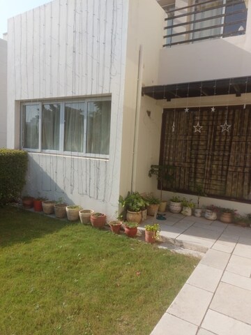 Balcony in 4 BHK Apartment at Vatika Signature Villas, Sector 82 – for Rent