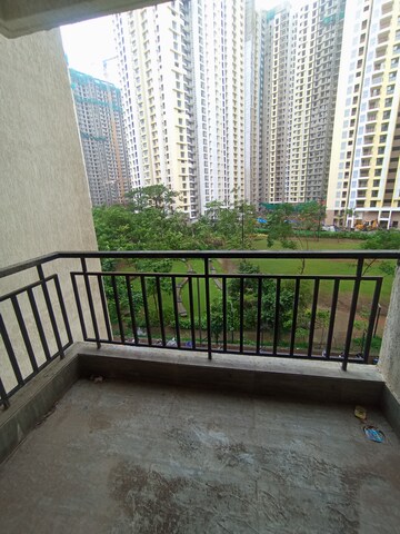 3 BHK Apartment For Rent in Runwal Gardens Phase 2, Dombivli East