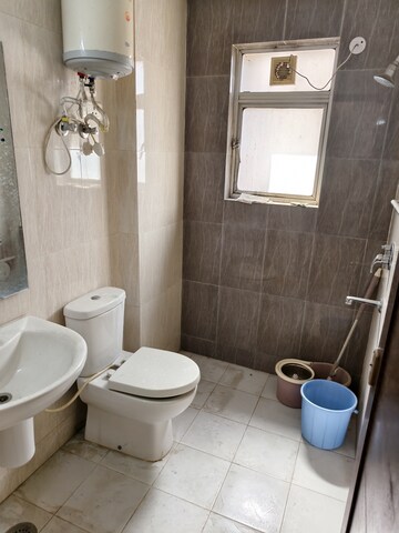 Bathroom in 2 BHK Apartment at Thakkarwal – for Rent