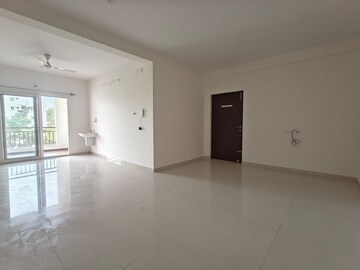 Room in 2 BHK Apartment at Dsr Eden Greens, Varthur – for Sale