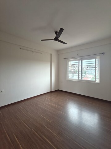 Room in 2 BHK Apartment at Dsr Eden Greens, Varthur – for Sale