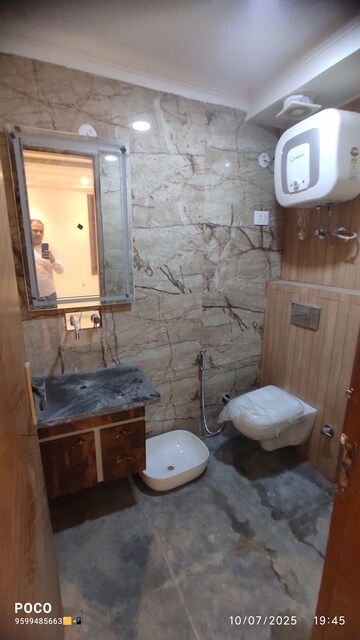 Furnished Amenities in 3 BHK Builder Floor at Kishangarh – for Rent