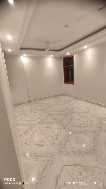 Furnished Amenities in 3 BHK Builder Floor at Kishangarh – for Rent