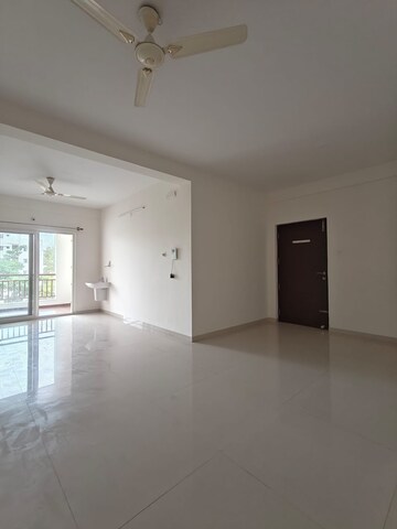 Room in 2 BHK Apartment at Dsr Eden Greens, Varthur – for Sale