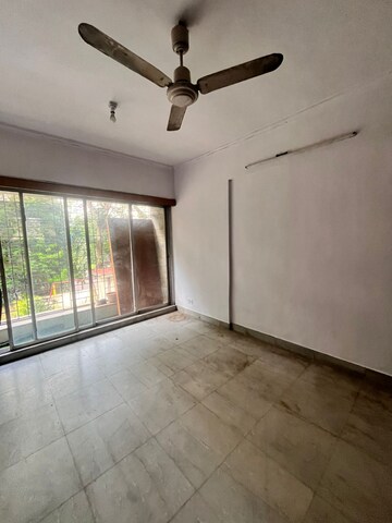 Room in 1 BHK Apartment at Andheri West – for Rent