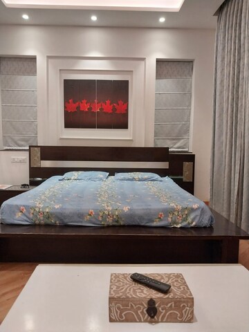 Bedroom in 4 BHK Builder Floor at Unitech Deerwood Chase, Nirvana Country – for Rent