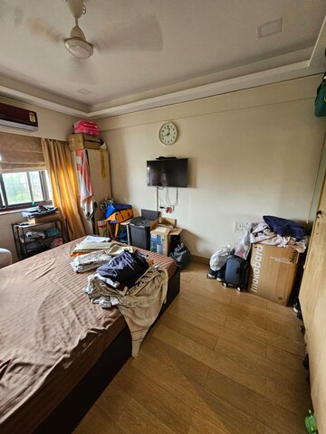 Bedroom in 2 BHK Apartment at Andheri West – for Rent