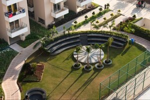 Parking in 2 BHK Apartment at Emenox La Solara, Sector 16 Greater Noida – for Sale