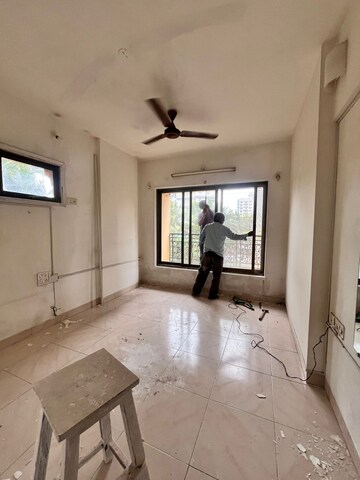 Living Room in 3 BHK Apartment at Andheri West – for Rent