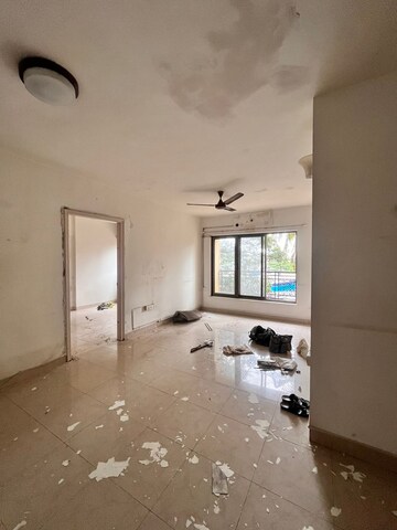 Room in 3 BHK Apartment at Andheri West – for Rent