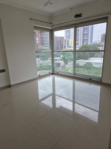 Room in 2 BHK Apartment at Varsha Solitaire, Hadapsar – for Rent