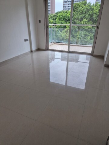 Room in 2 BHK Apartment at Varsha Solitaire, Hadapsar – for Rent