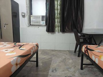  Pg For Rent in Malad East