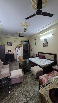2 BHK + Study Room Builder Floor For Sale in Dilshad Garden