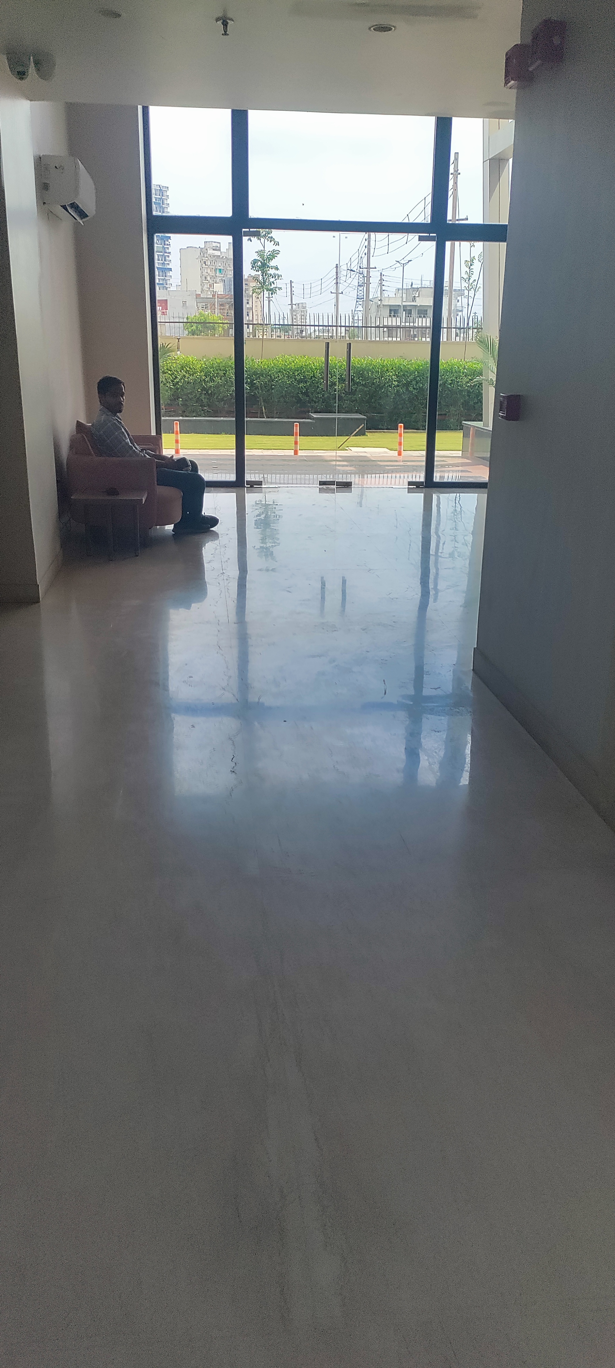 Room in 3 BHK Apartment at BPTP Discovery Park, Sector 80 – for Rent