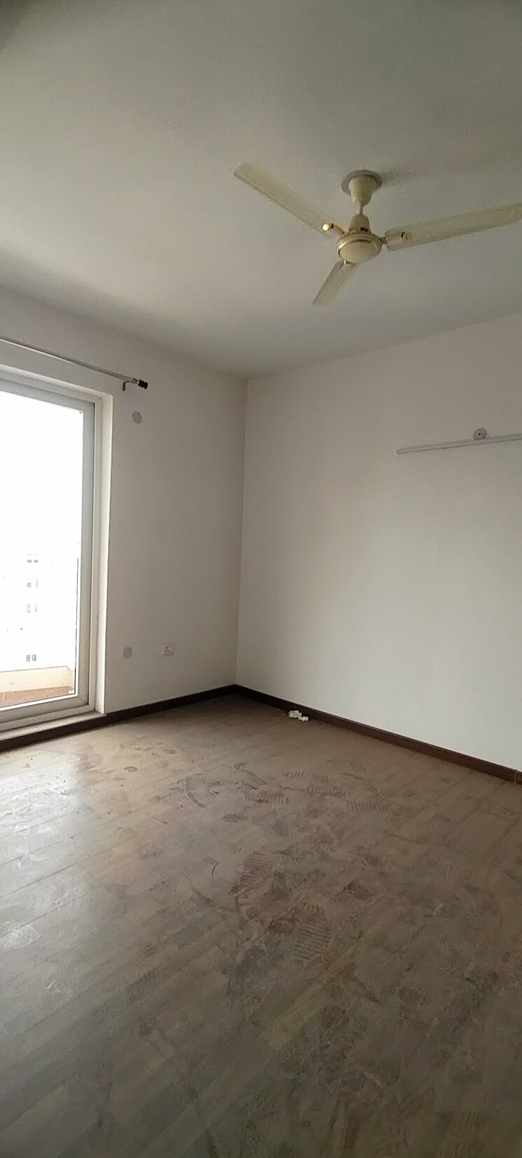 Room, bptp-discovery-park 3 Bedroom 2440 Sq.Ft. Apartment In Sector 80 Faridabad 8938318