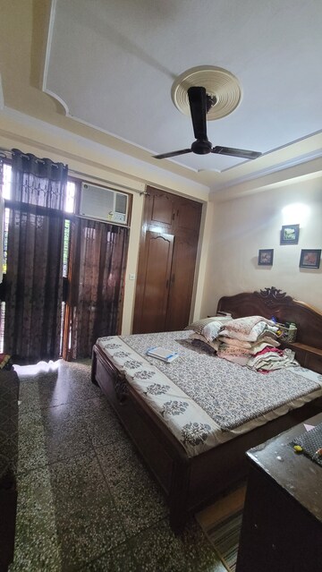 Master Bedroom in 2 BHK Builder Floor at Dilshad Garden – for Sale