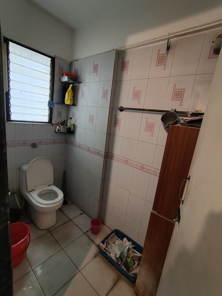 Bathroom, ps-samruddhi-apartment 2 Bedroom 1000 Sq.Ft. Apartment In Kondhwa Pune 8938317