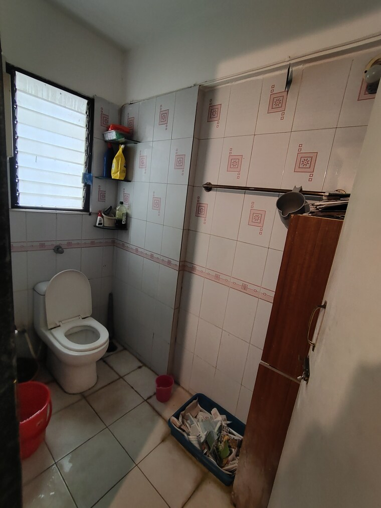 Bathroom, ps-samruddhi-apartment 2 Bedroom 1000 Sq.Ft. Apartment In Kondhwa Pune 8938317