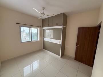 Room in 2.5 BHK Apartment at Prestige North Point, Kammanahalli – for Rent