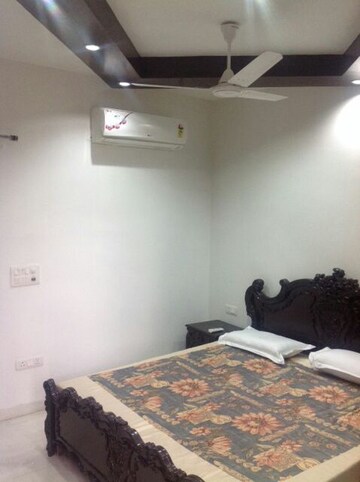 Master Bedroom in 3 BHK Builder Floor at Greater Kailash I – for Rent
