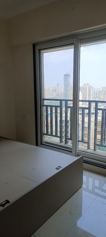 Room in 1 BHK Apartment at Raunak Bliss B1, Ghodbunder Road – for Rent