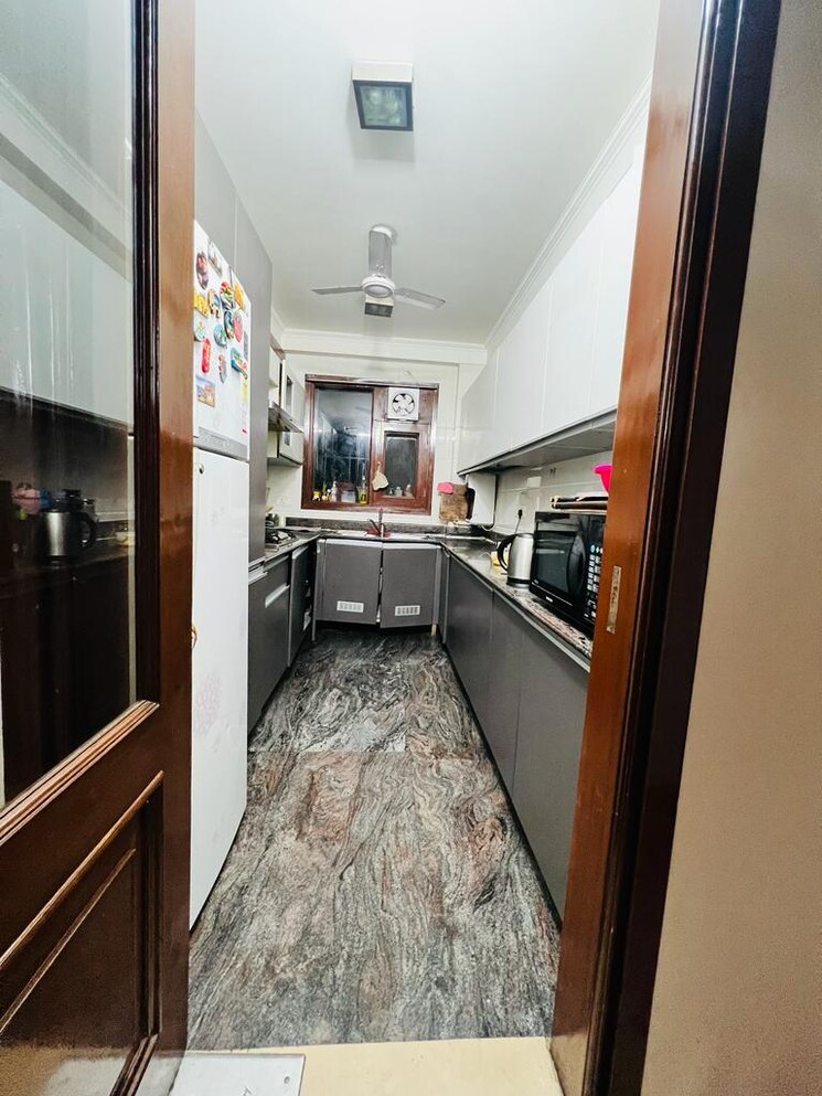 Kitchen, kalkaji 3 Bedroom 200 Sq.Yd. Builder Floor In Kalkaji Delhi 8938345