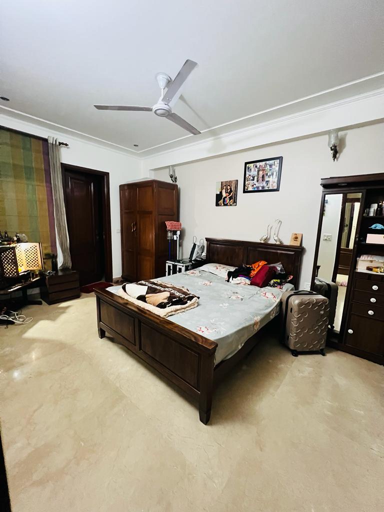 3 BHK + Servant Room Builder Floor For Rent in Kalkaji