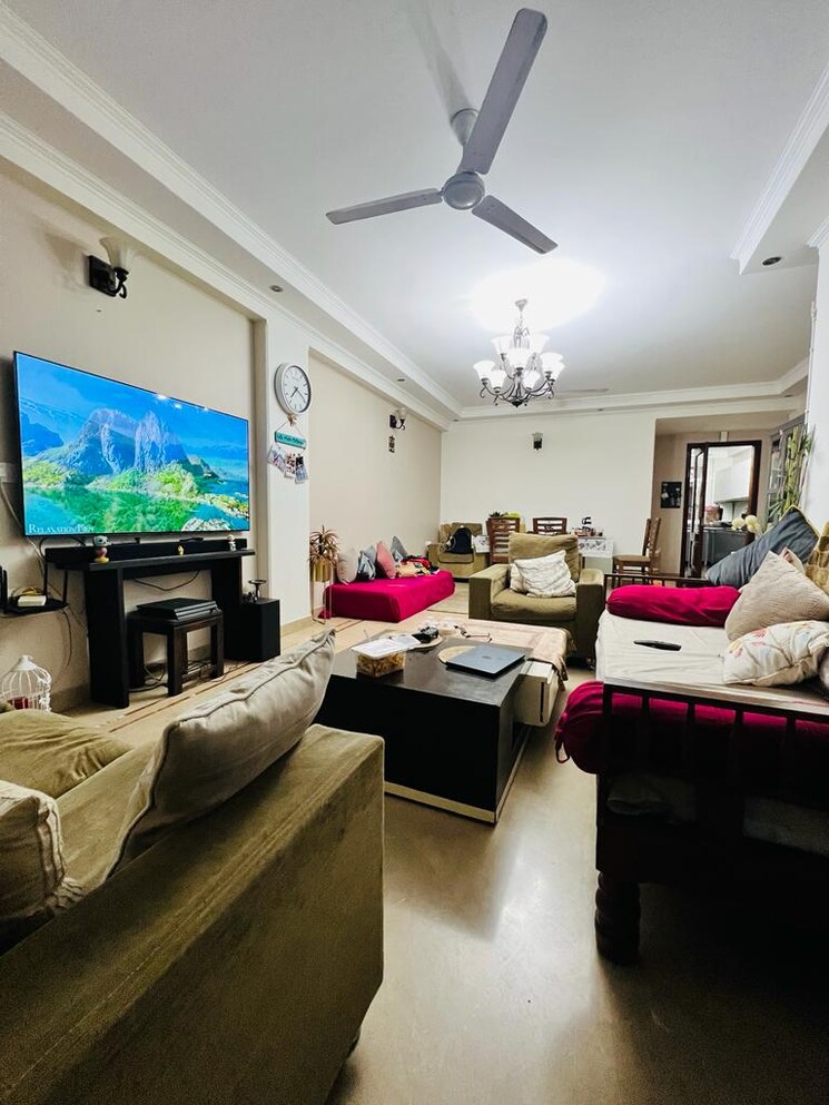 Master Bedroom, kalkaji 3 Bedroom 200 Sq.Yd. Builder Floor In Kalkaji Delhi 8938345