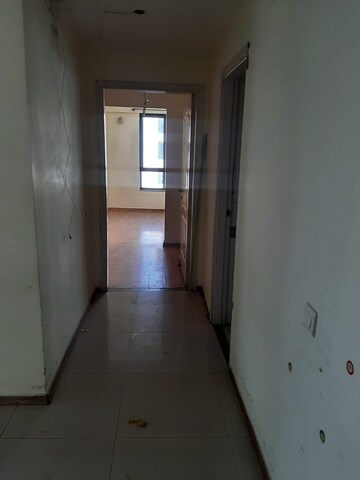 Building Lobby in 3 BHK Apartment at Unitech The Close North, Sector 50 – for Rent