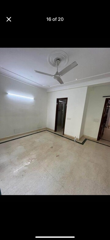 Room in 3 BHK Builder Floor at Chittaranjan Park – for Rent