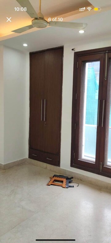Room in 3 BHK Builder Floor at Greater Kailash I – for Rent