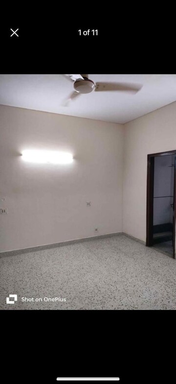 Room in 3 BHK Builder Floor at Greater Kailash ii – for Rent