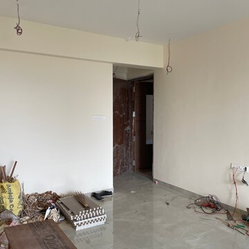 Room in 2 BHK Apartment at Kanakia Silicon Valley, Hariom Nagar – for Rent