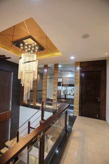 Gym in 6 BHK Independent House at Gomti Nagar – for Sale