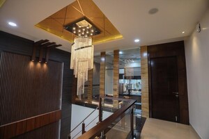 Gym in 6 BHK Independent House at Gomti Nagar – for Sale