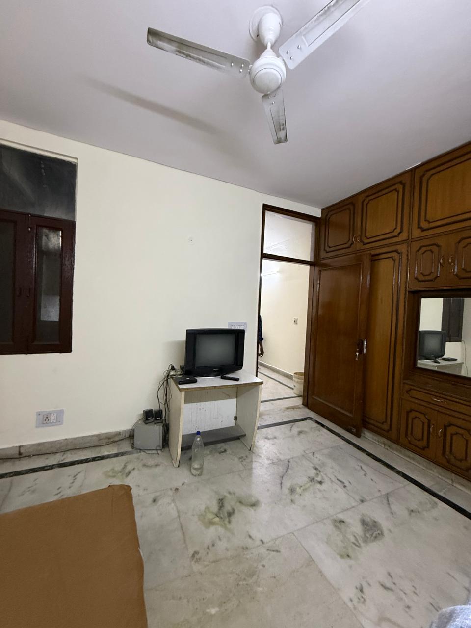 2 BHK Builder Floor For Rent in Kalkaki